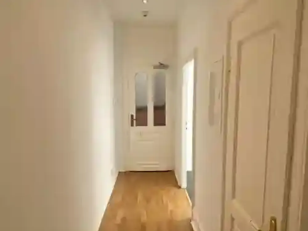 Kernsanierte 2ZKB Altbauwohnung mit Balkon