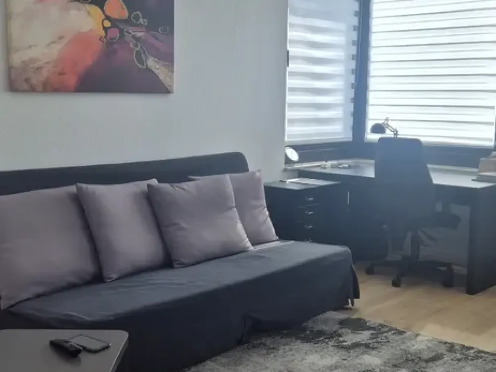 Sehr schöne 2-Zimmer Wohnung mit Balkon, Tiefgarage optional