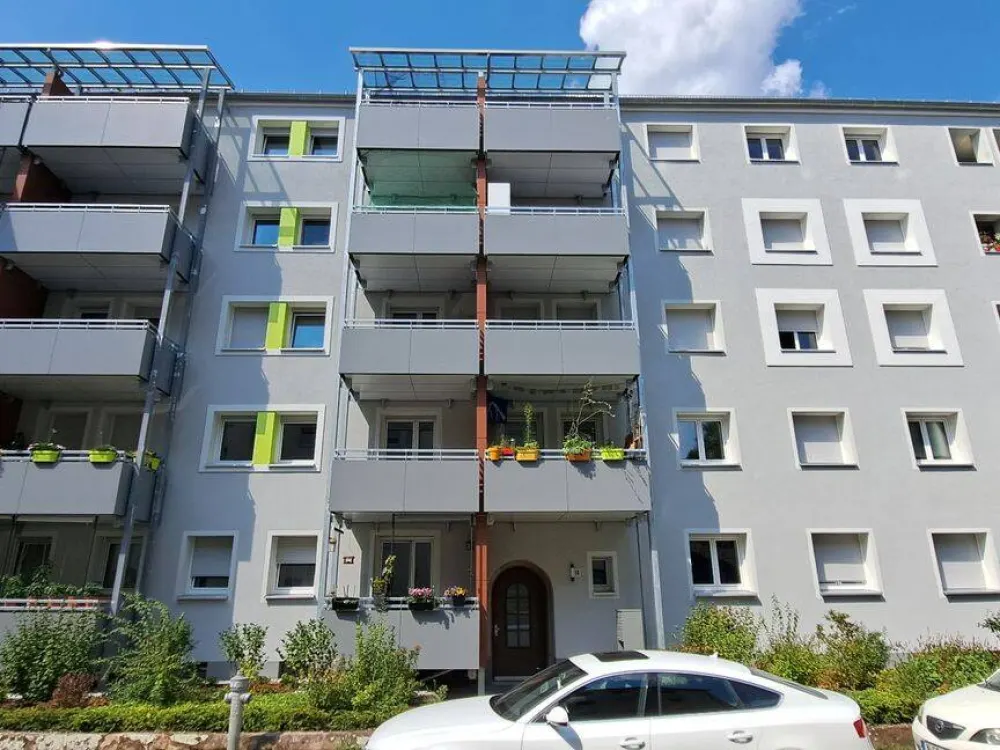 Geräumige 2-Zimmer-Wohnung mit Balkon im 4. OG in 90443 Nürnberg