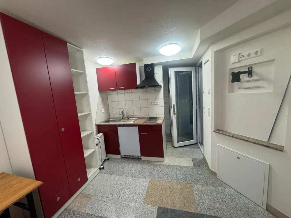 1 Zimmer im Untergeschoss