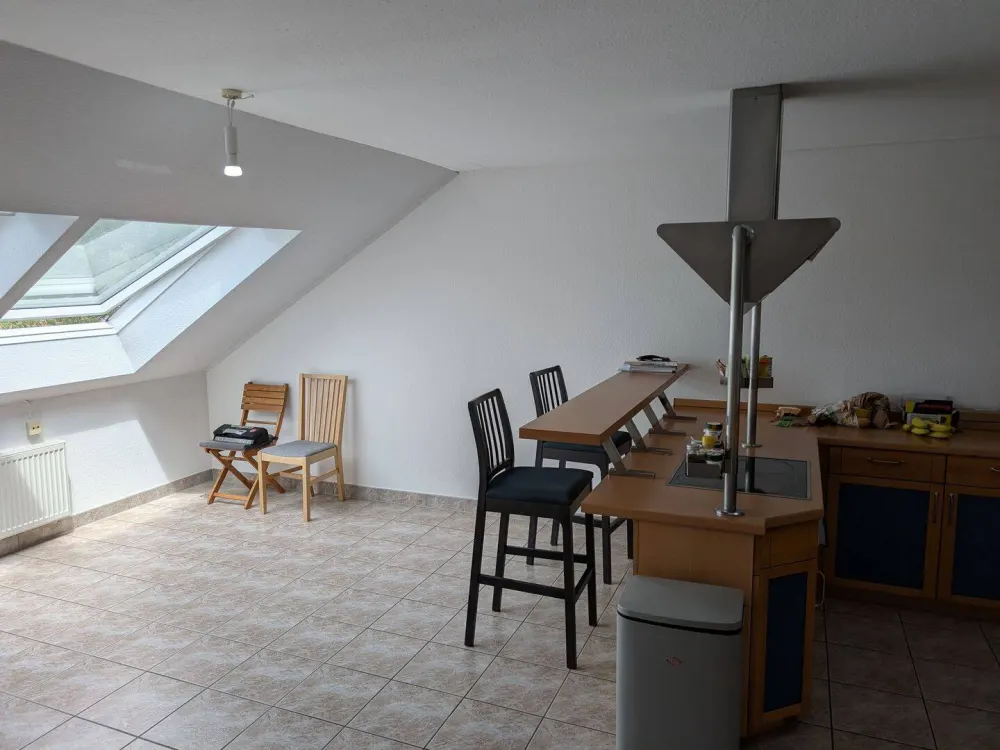 Sbr.- Rotenbühl * Nähe Uni * schicke Maisonette Wohnung * Einbauküche * Balkon