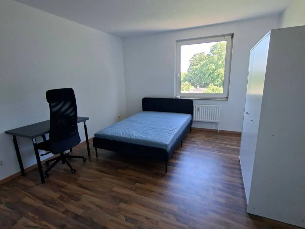 D - Lierenfeld *** möbliertes WG-Zimmer ****