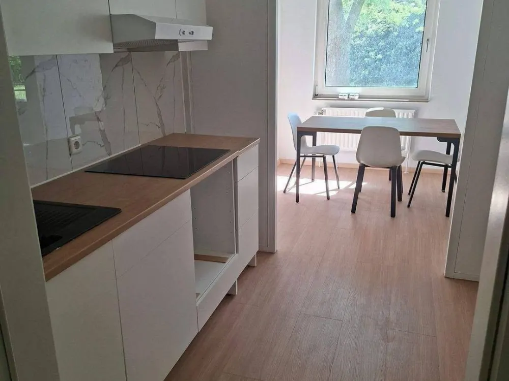 D - Lierenfeld *** möbliertes WG-Zimmer ****