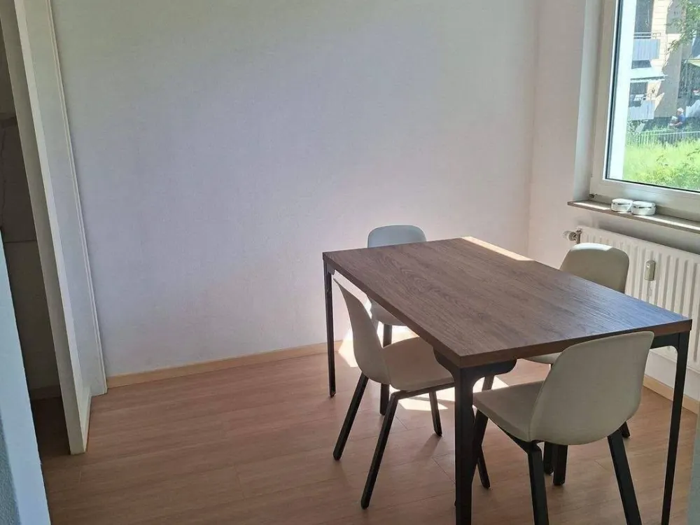 D - Lierenfeld *** möbliertes WG-Zimmer ****