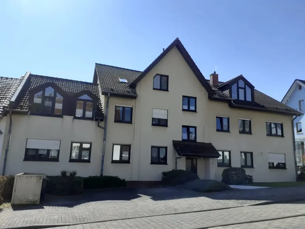 Schicke 3-Zimmer Wohnung mit Südbalkon und TG-Stellplatz