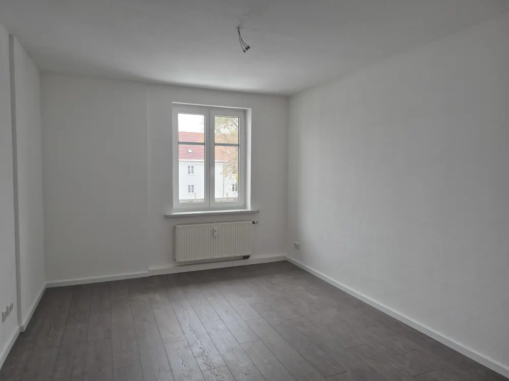 Helle 2-Raum Wohnung + Stellplatz u. Garten mögl.!