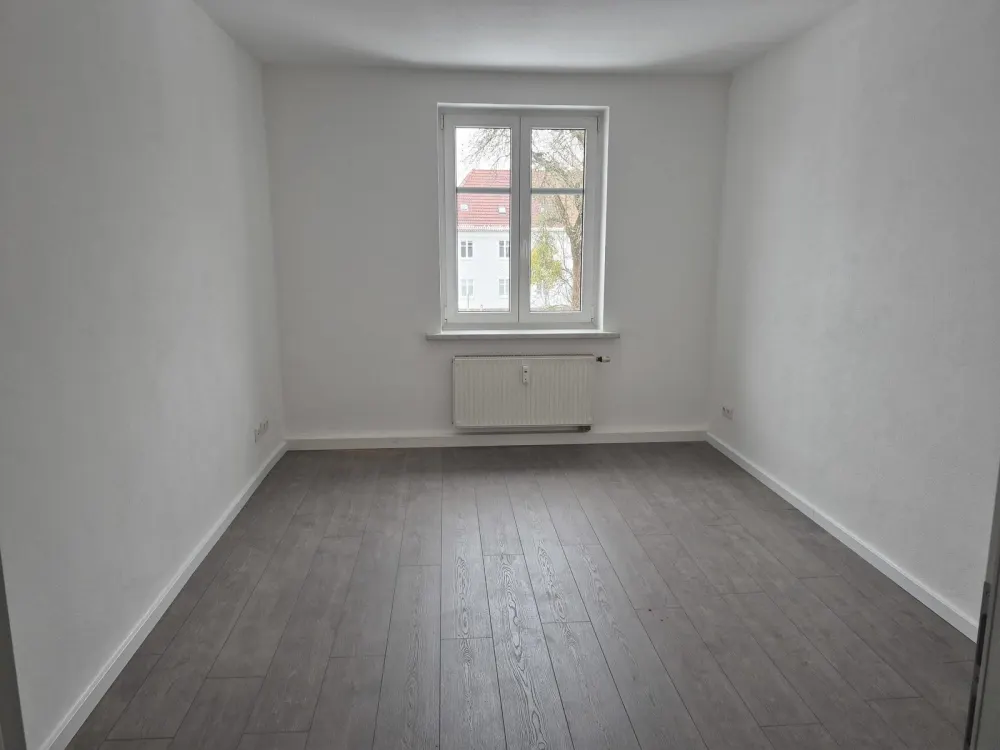 Helle 2-Raum Wohnung + Stellplatz u. Garten mögl.!