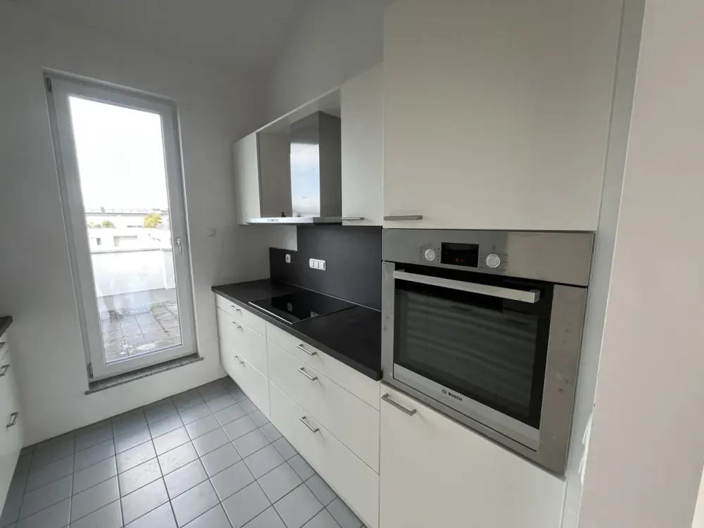3-Room Attic Penthouse + Elevator to the Apartment + Flooded with Light + 2 Large Roof Terraces