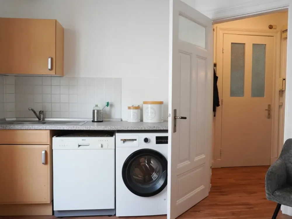 Vollmöblierte 2-Zimmer-Wohnung in Winterhude, All-Inclusive, Home-Office, Waschmaschine