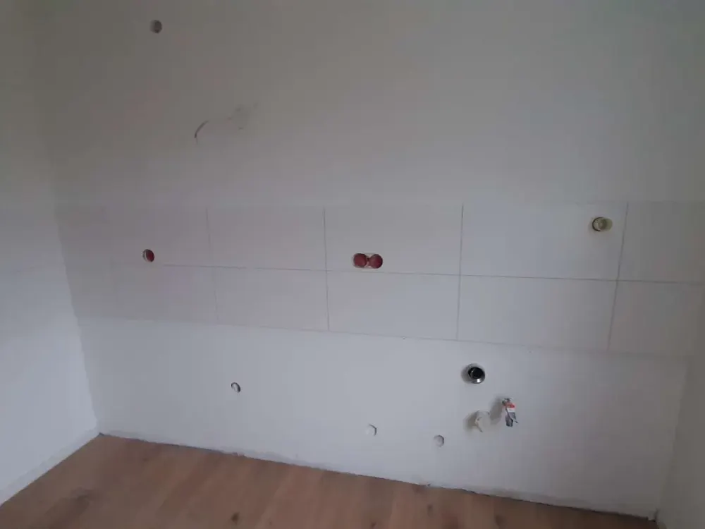 Remscheider Straße 54 - frisch sanierte 2 ZKB Wohnung im EG zu vermieten