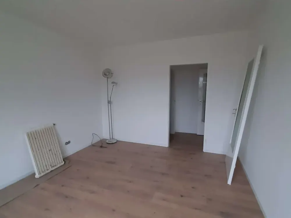 Remscheider Straße 54 - frisch sanierte 2 ZKB Wohnung im EG zu vermieten