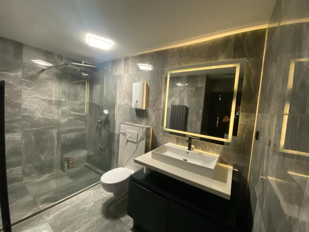 2,5-Zimmer Luxuswohnung - voll möbliert & zentral in Köln!