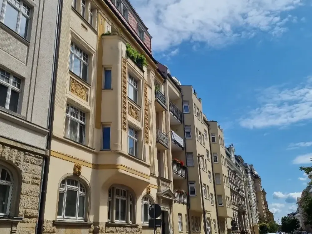 Attraktive 4-Zimmer-Wohnung mit Loggia in Leipzig Zentrum-Ost