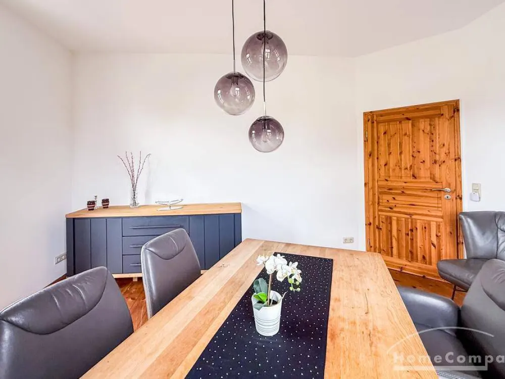 27833 HomeCompany Dresden Möbliert/Furnished 4-Zimmer Apartment mit Balkon in Dresden max. 6 Personen