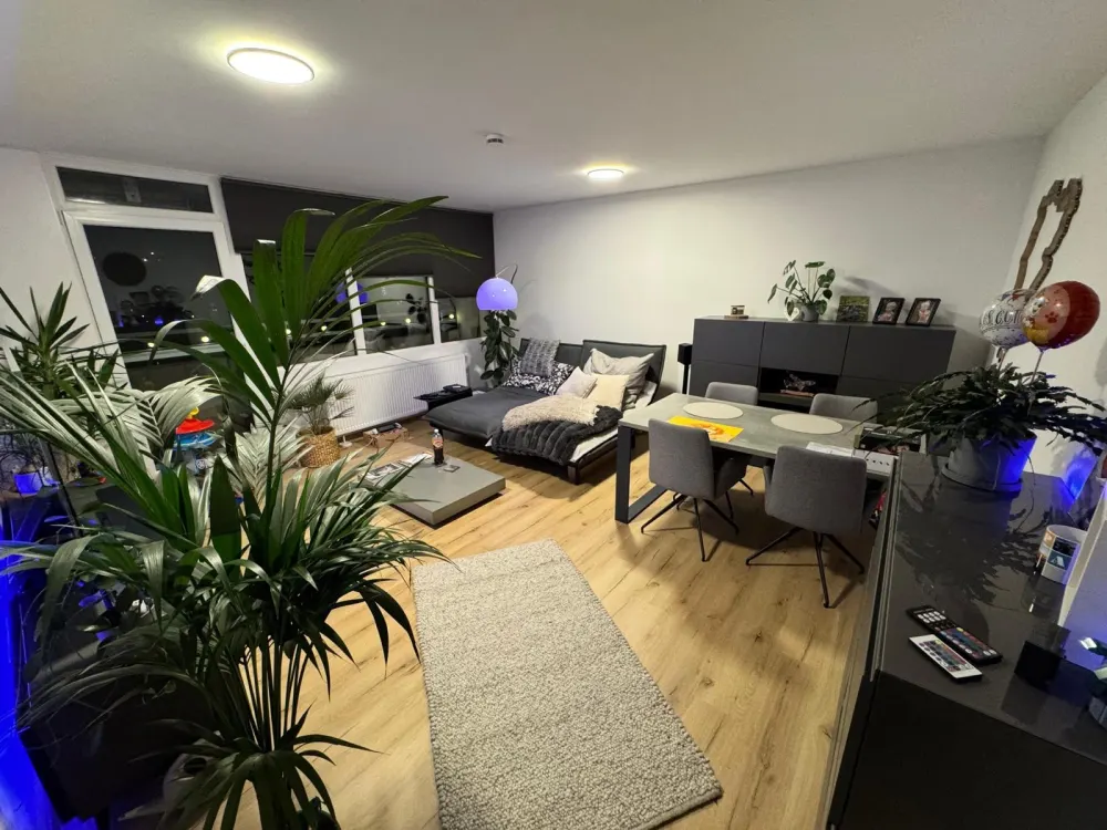 2 Zimmer 65m2 Kernsaniert Einbauküche Stellplatz