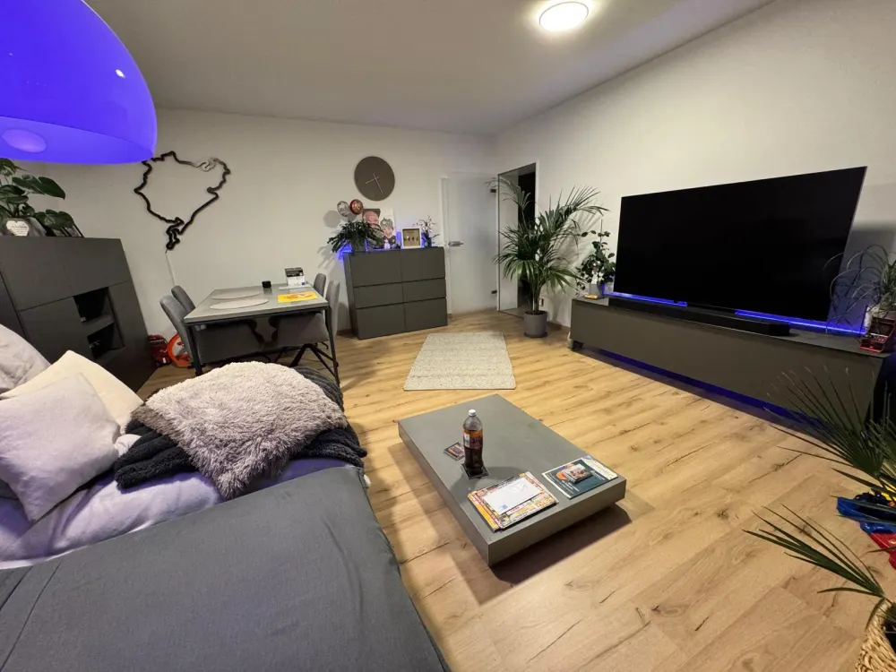 2 Zimmer 65m2 Kernsaniert Einbauküche Stellplatz