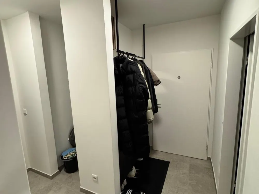 2 Zimmer 65m2 Kernsaniert Einbauküche Stellplatz
