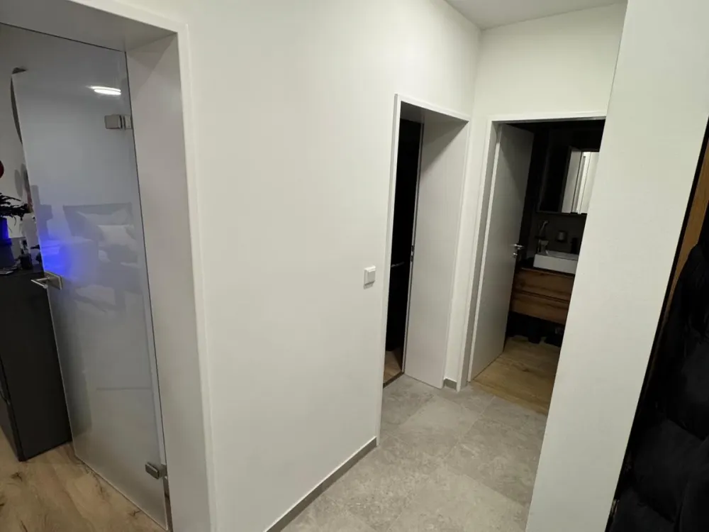 2 Zimmer 65m2 Kernsaniert Einbauküche Stellplatz