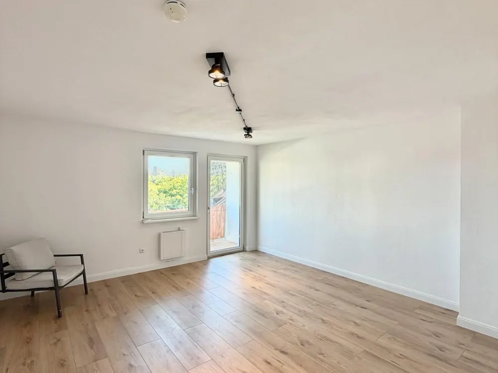 Neu renovierte 2-Zimmer-Wohnung mit Balkon in attraktiver Lage von Nürnberg