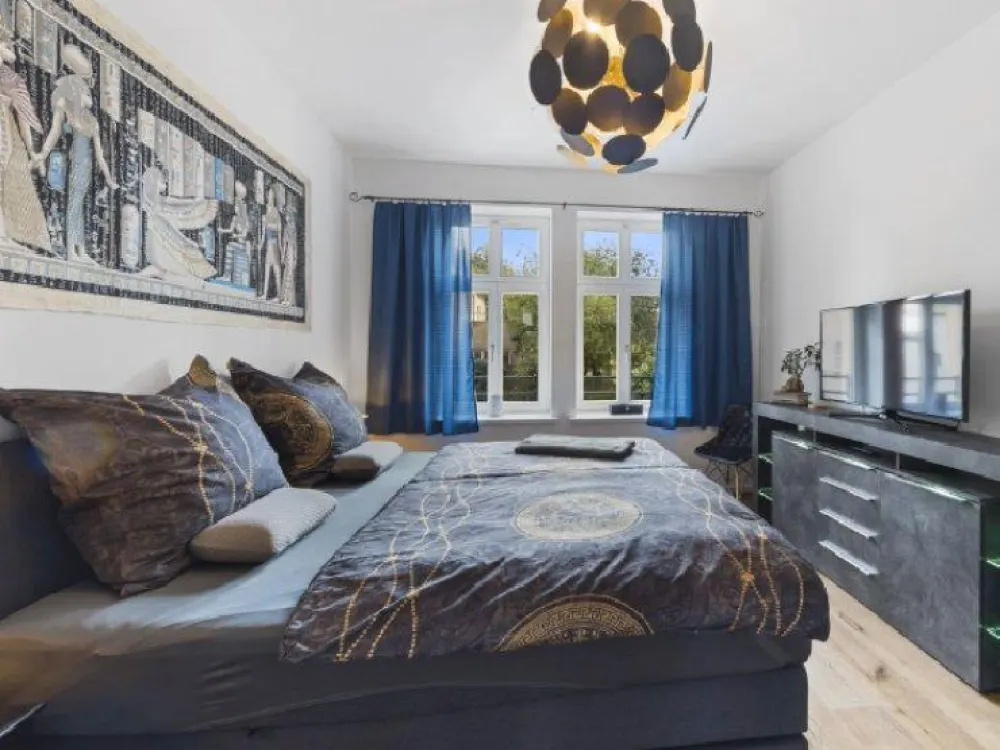 Designwohnung im historischen Dreiseitenhof für Berufstätige & Zw