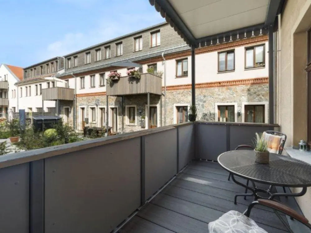 Designwohnung im historischen Dreiseitenhof für Berufstätige & Zw
