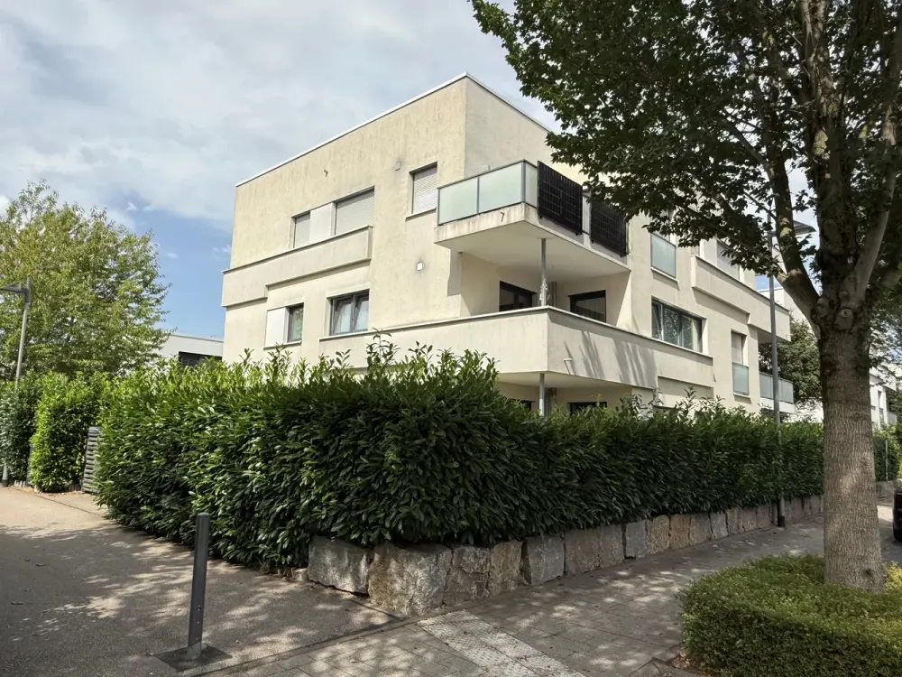 SHK Premium !! "Traum-4-Zimmer-Wohnung " Nahe der "Weißen Stadt", FFM-Riedberg