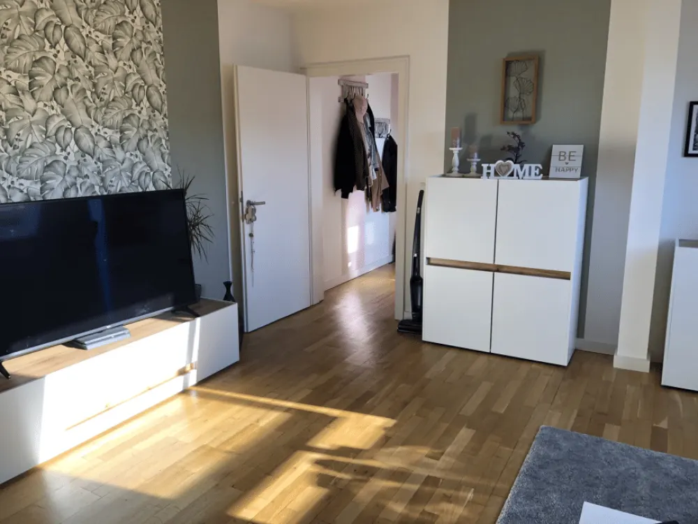++ Gemütliche Maisonettewohnung + 2 Zimmer Wohnung + Vollbad mit Fenster inkl. Dusche und Badewanne + EBK ++