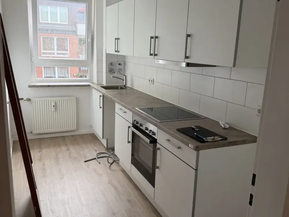 Komplett renovierte und teilsanierte 3-Zimmer-Wohnung mit Westbalkon in Hamburg-Bramfeld