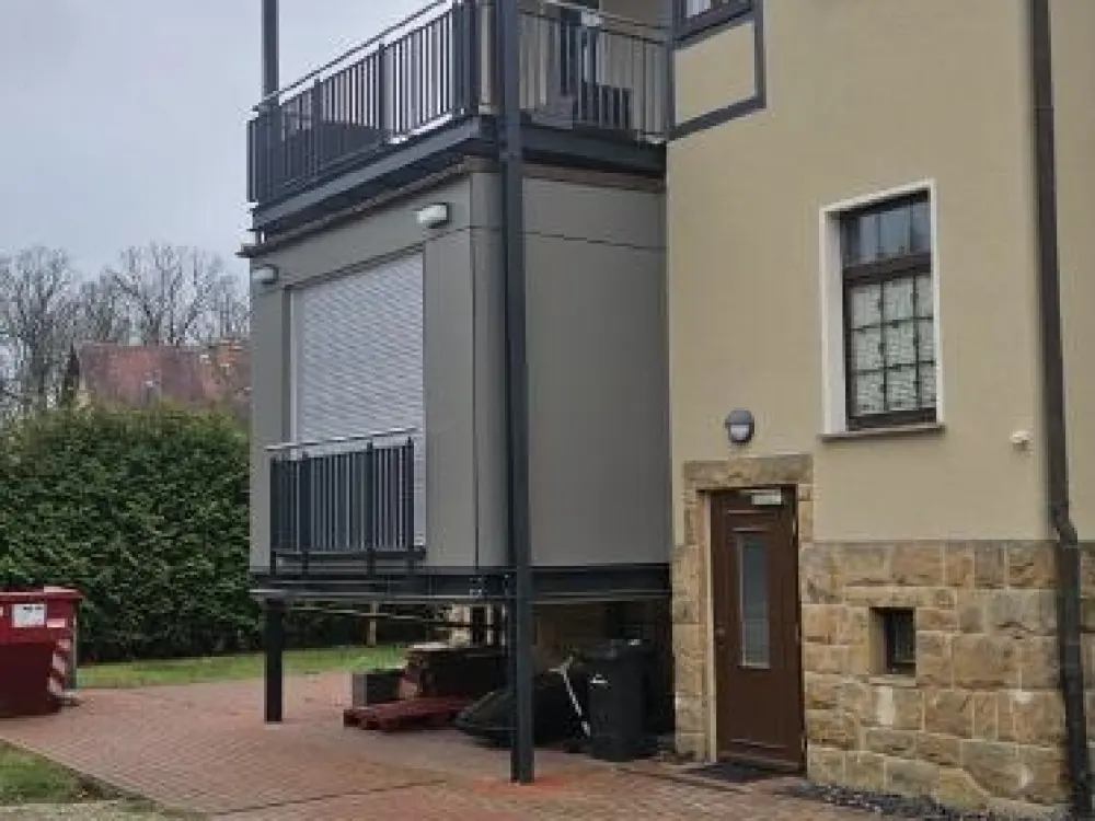 Exklusiv ausgestattete Wohnung in gefragter Lage von Dresden-Langebrück