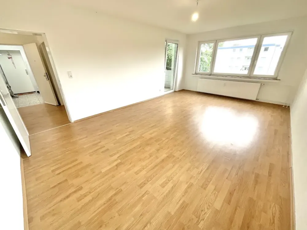 Helle 3 Zimmerwohnung mit Balkon
