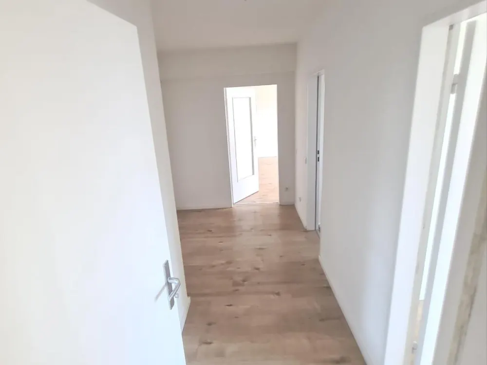 sanierte 2 Raum Wohnung mt Balkon in Düsseldorf