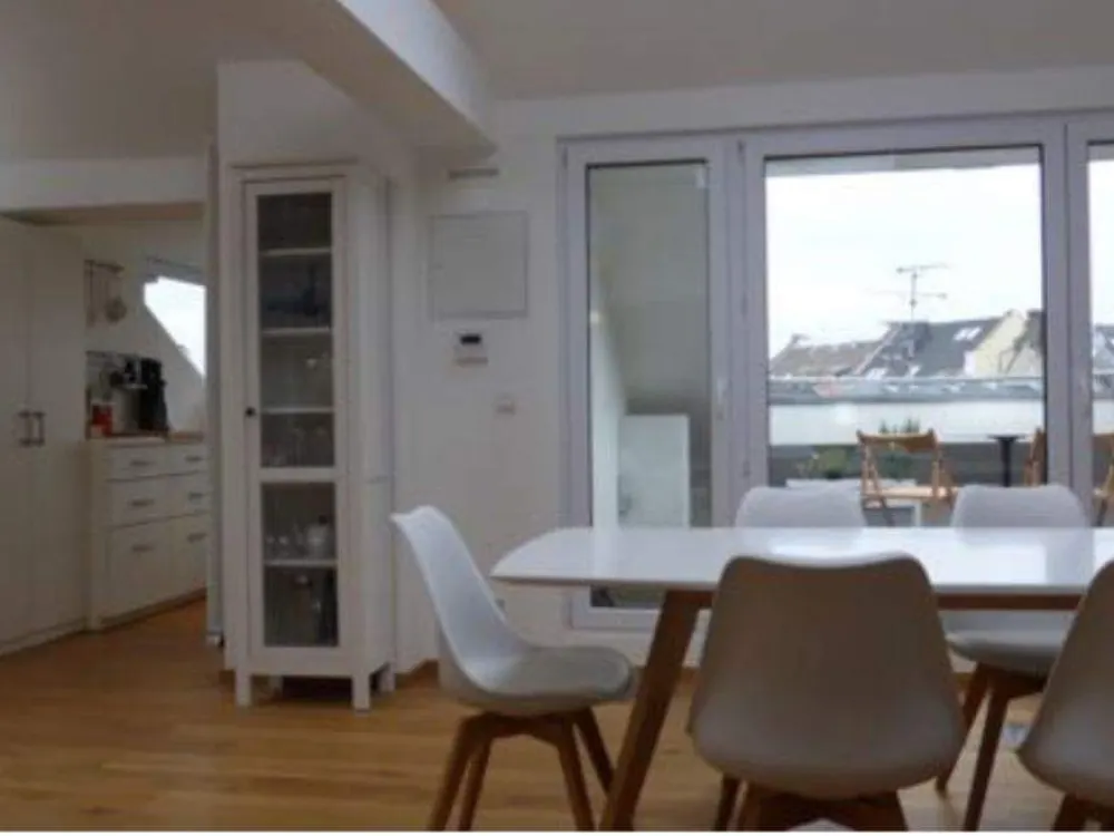 LOFT-Dachgeschoss auf der Berger Straße / Merian Platz doch trotzdem ruhig! Balkon-Loggia mit Taunusblick! Großzügig,Lichtdurchflutet,Provisionsfrei.