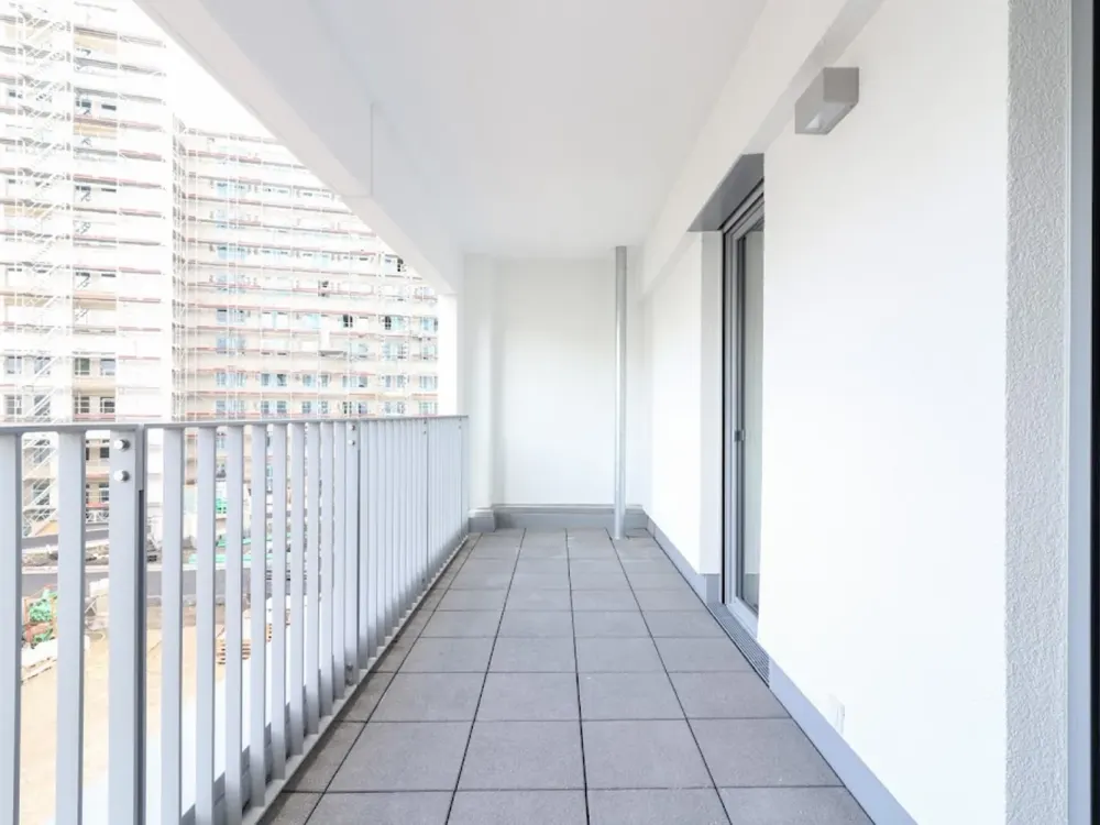 Lichtdurchflutete Familienwohnung mit moderner Küche und zwei Sonnenbalkonen