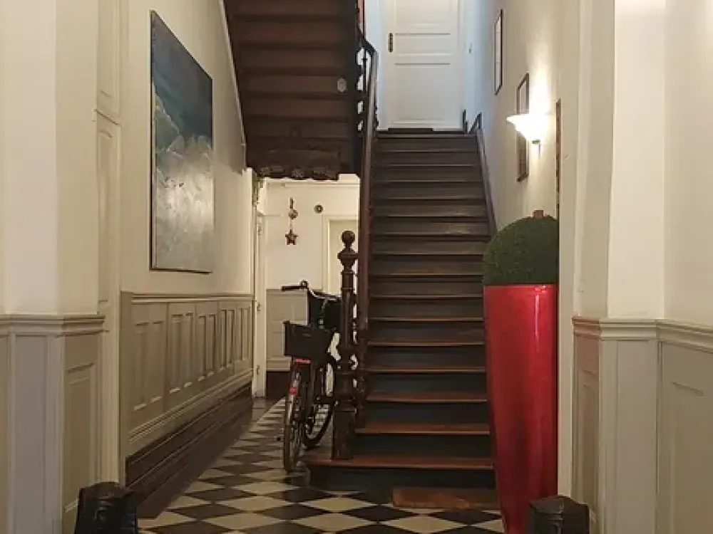 Charmantes Apartment mit Balkon, belgisches Viertel