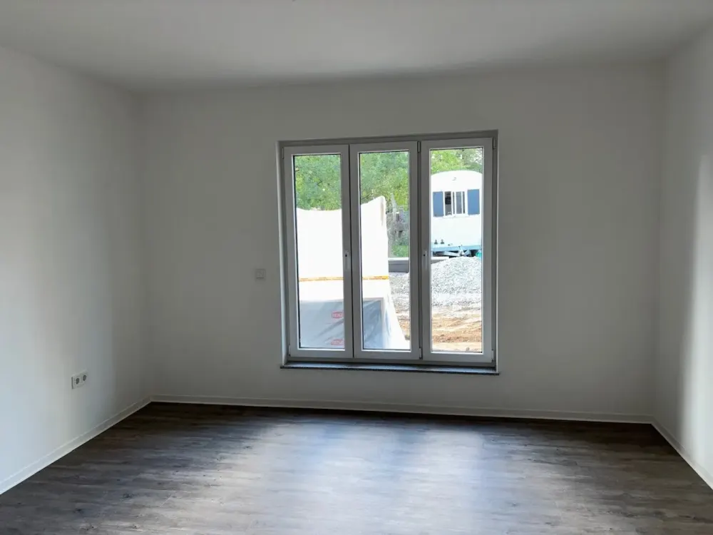 bezugsfertiger Neubau - 2-Zimmer-Whg. mit Balkon oder Terrasse - separate Küche