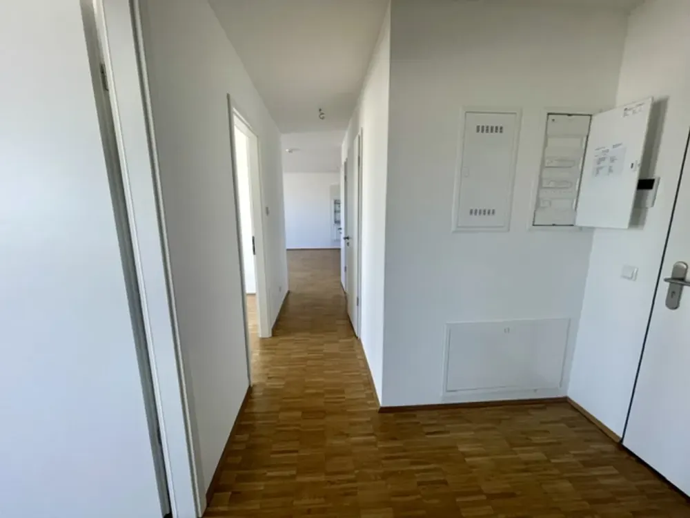 Lichtdurchflutete 3-Zimmer-Wohnung mit großer Dachterrasse