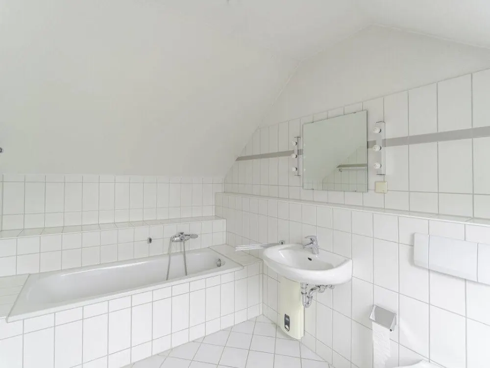 Düsseldorf-Angermund: Charmante Maisonette mit kluger Raumaufteilung in zentraler Lage
