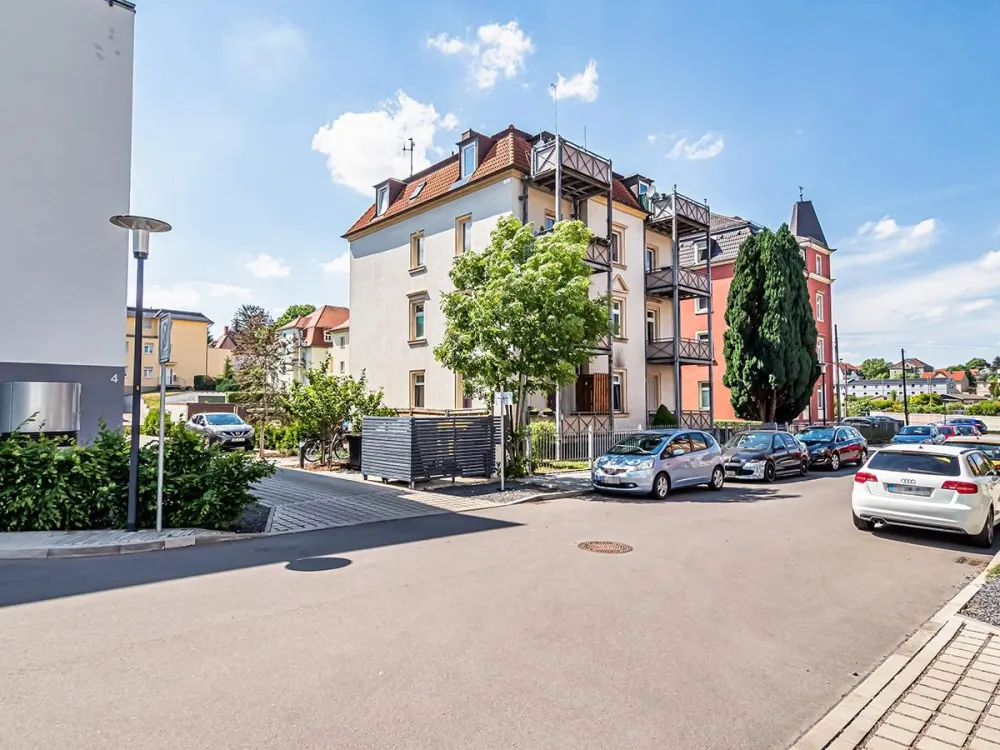 Komfortable Singlewohnung mit Balkon und Tageslichtbad am Leutewitzer Park gelegen