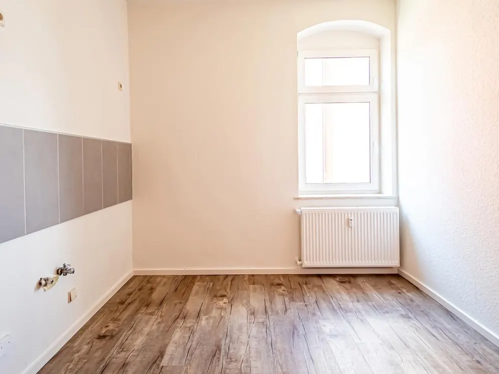 Komfortable Singlewohnung mit Balkon und Tageslichtbad am Leutewitzer Park gelegen
