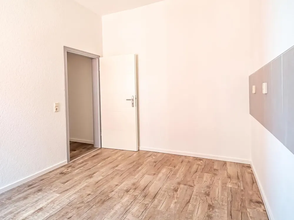 Komfortable Singlewohnung mit Balkon und Tageslichtbad am Leutewitzer Park gelegen