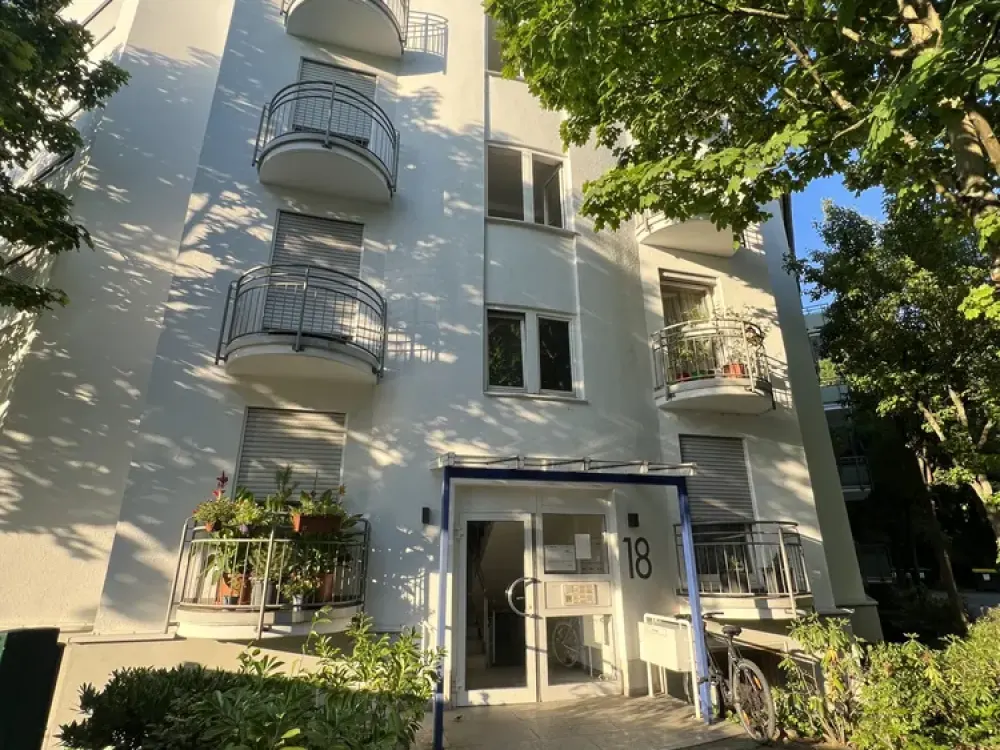 +++ MODERNE 2- ZIMMERWOHNUNG MIT BALKON UND EINBAUKÜCHE - DIREKT AM NIDDAPARK +++
