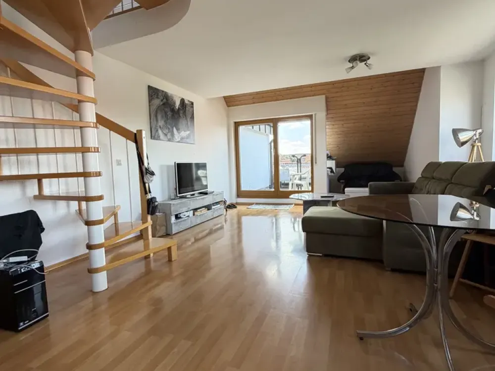 Zuhause ankommen: Schöne 2,5-Zimmer-Wohnung mit Außenstellplatz