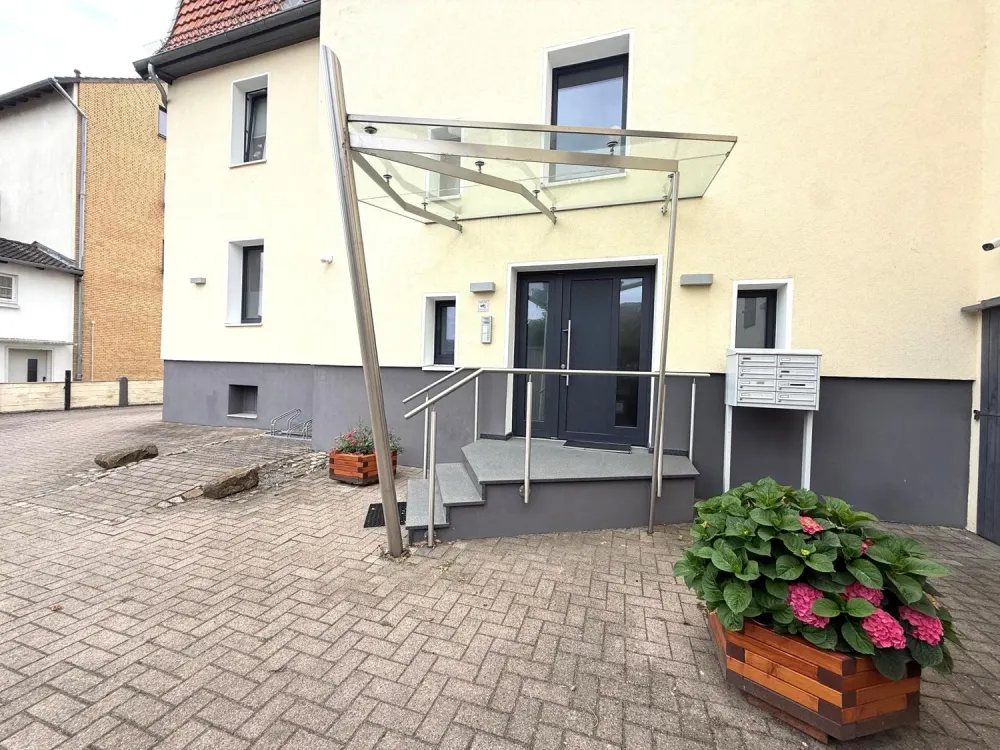 Erstbezug nach Sanierung: Großzügige 3-Zimmer-Wohnung