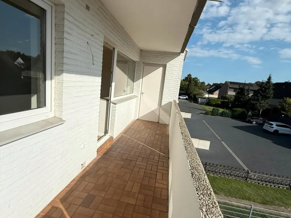 Top, Erstbezug noch Sanierung! 3ZKDB Balkon und Stellplatz