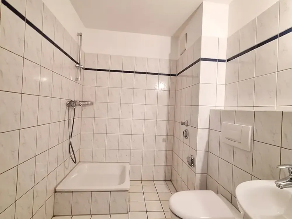 Gepflegte Etagenwohnung zur Miete mit Balkon in Köln Holweide - Wentzel Dr.