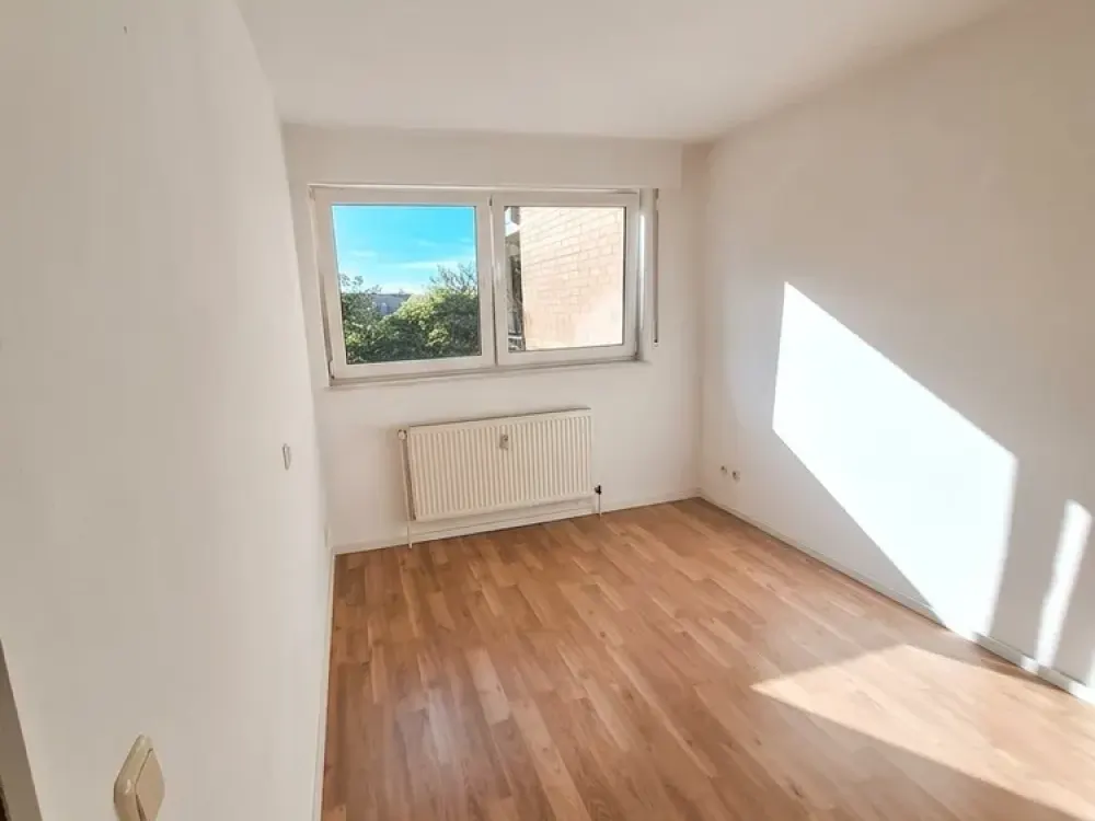 Gepflegte Etagenwohnung zur Miete mit Balkon in Köln Holweide - Wentzel Dr.