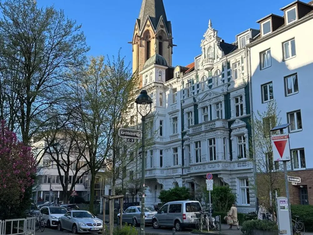 2-Zimmer Wohnung, 45m^2, Balkon, EBK, Aufzug