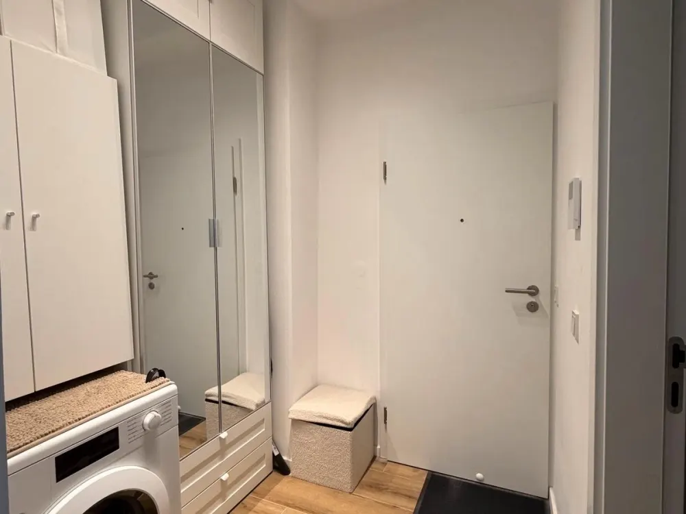 2-Zimmer Wohnung, 45m^2, Balkon, EBK, Aufzug