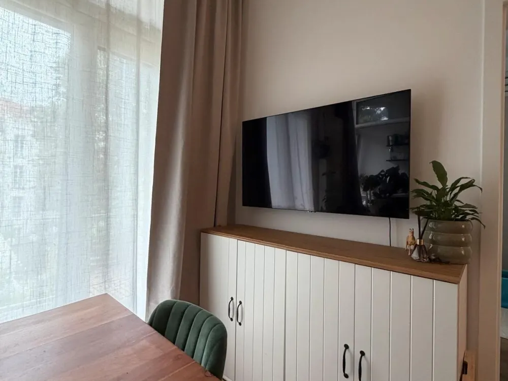 2-Zimmer Wohnung, 45m^2, Balkon, EBK, Aufzug