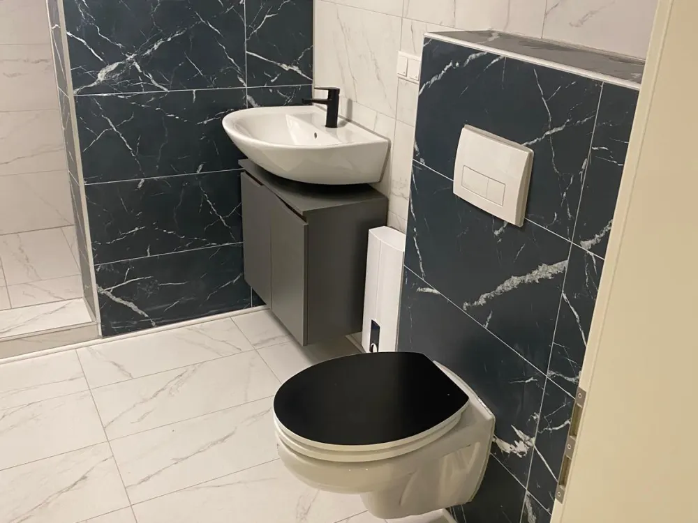 Souterrain Wohnung mit Terrasse & eigenen Garten / ALL IN 750€